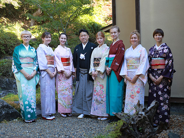 呉服屋の本格着付けで神社参拝